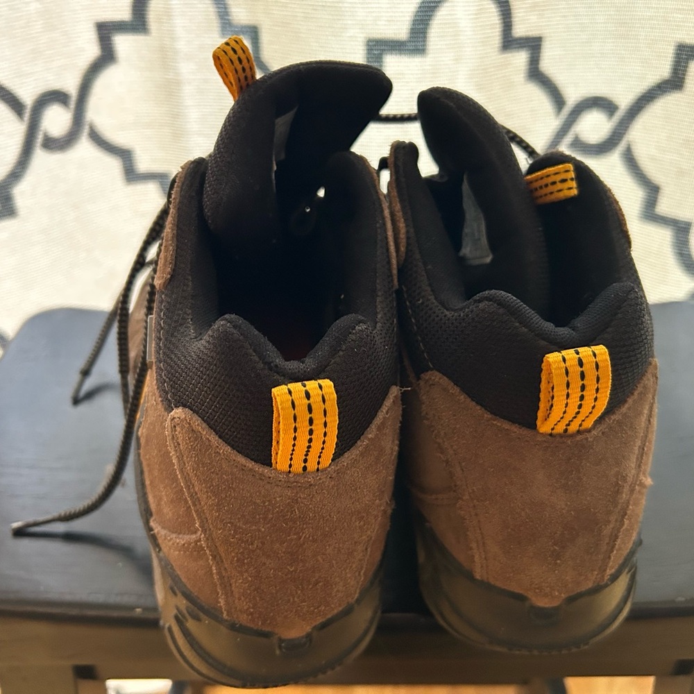 Merrell Brown and Black Men's Shoes - Picture 2 of 8
